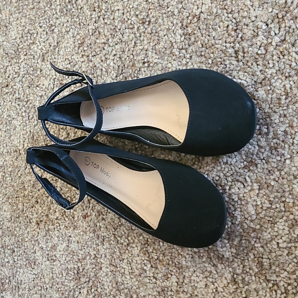 Black Ankle strapped flats size 7
